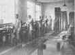 1920 Laken leerling schrijnwerkers.jpg